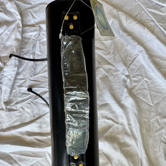 NWT Wicked Elphaba Messenger Bag from Hot Topic (still has plastic wraps on it) - Picture 6 of 11